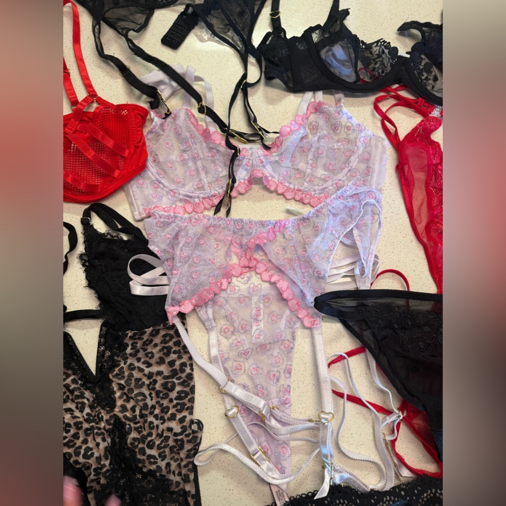 Huge Lingerie Lot Small/Medium Victoria’s Secret - Picture 5 of 16